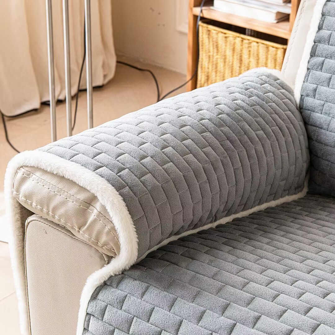 وسادة أريكة مانعة للانزلاق من  - مراجعة Velvet Cushion Cover وسعره